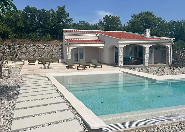 Hideaway With Sea View And Private Pool