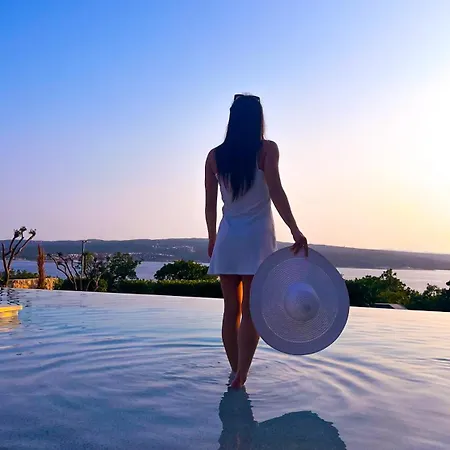 Hideaway With Sea View And Private Pool *